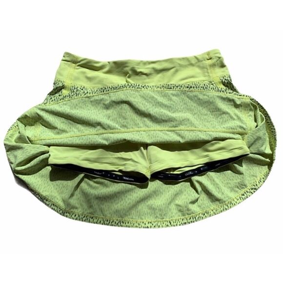 Lululemon Pace Rival Skirt II
Dottie Dash Clarity Yellow Black / Clarity Yellow - Picture 4 of 6